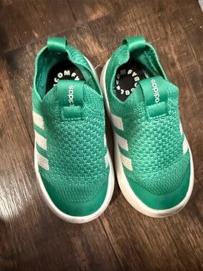 adidas Kids White and Green Low-Top Sneakers